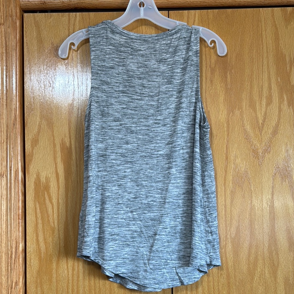 Gray Sleeveless Top - Picture 4 of 5